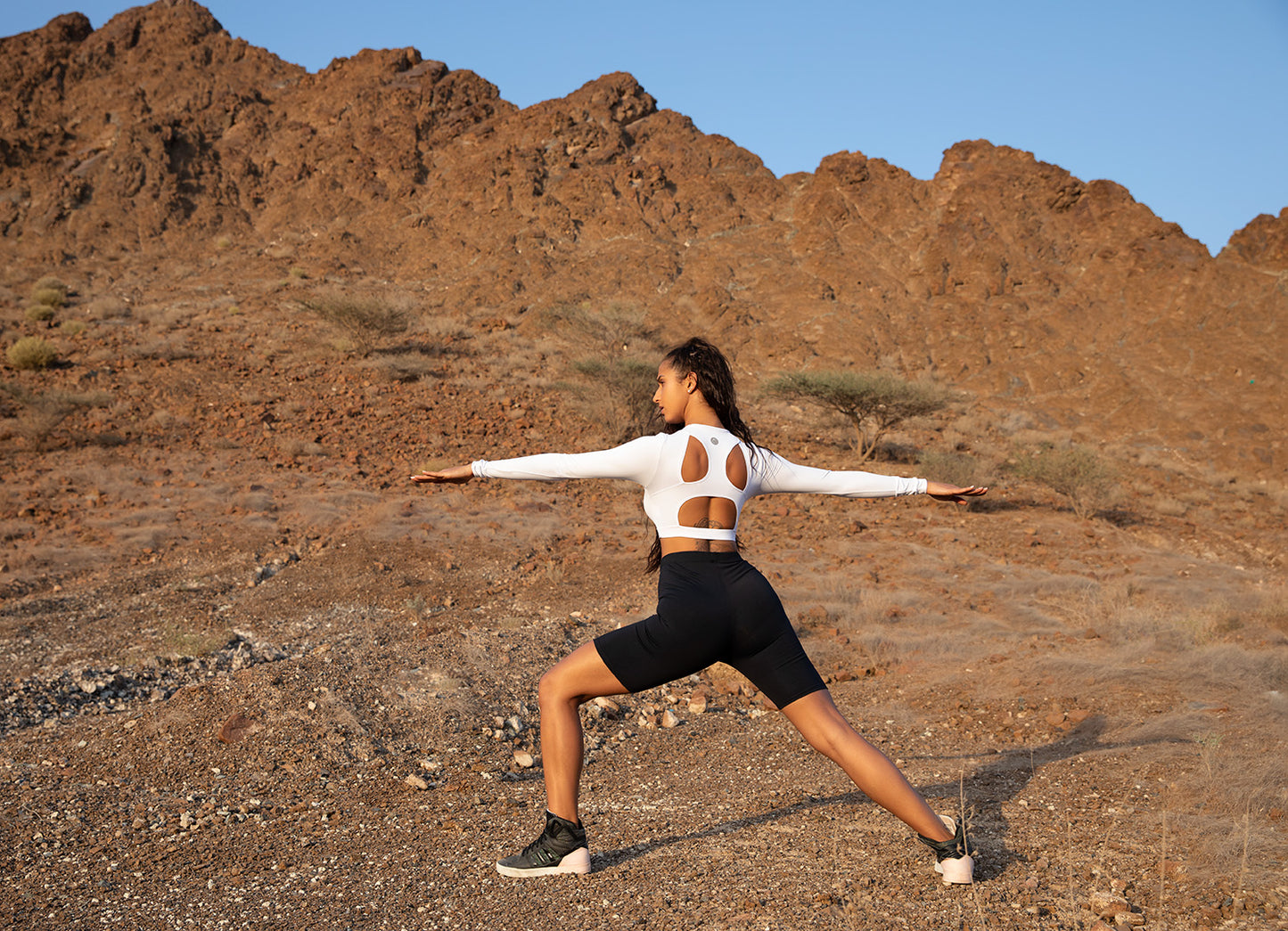 Andromeda activewear long sleeve cropped gym top S White